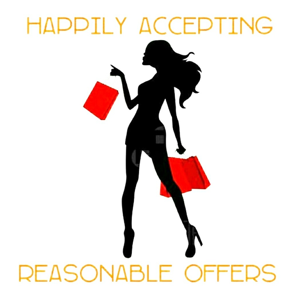Now accepting REASONABLE OFFERS!!!💜